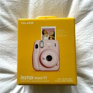 Fujifilm- new in a box- Instax mini 11 instant camera